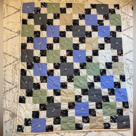 Handmade Patchwork Quilt with Floral Accents - Picture 3 of 6